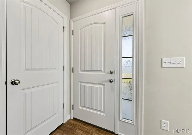 Photo 4 of Sale Pending at 276 Autumn Oaks Dr, Troy, MO 63379 | MLS# MIS26053870 | Listing updated on 2026-09-04