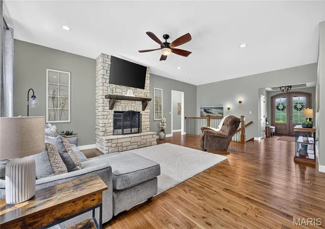 Photo 3 of Sale Pending at 524 Stonewolf Creek Dr, Wentzville, MO 63385 | MLS# MIS26053873 | Listing updated on 2026-09-01