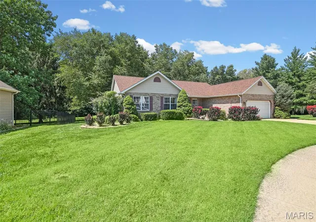 2nd image of 1579 Meade Dr, O'fallon, IL 62269 | MLS# MIS26053875