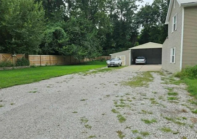 4th image of 1109 Fulton Ave, Hannibal, MO 63401 | MLS# MIS26053877
