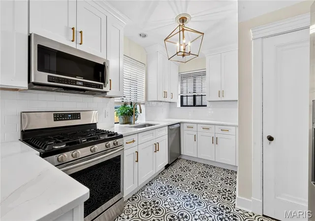 Photo 3 of Single family home for sale at 7614 Delmar Blvd, University City, MO 63130 | MLS# MIS26053879 | Listing updated on 2026-10-19