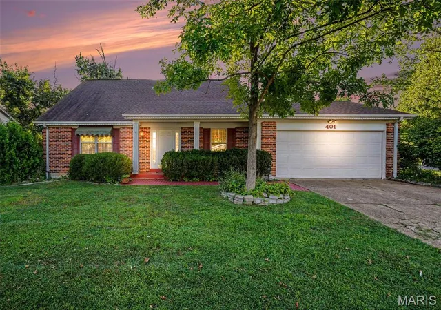 Single family home for sale at 401 Woodrun Dr, Ballwin, MO 63021 | MLS# MIS26053881 | Listing updated on 2026-10-05