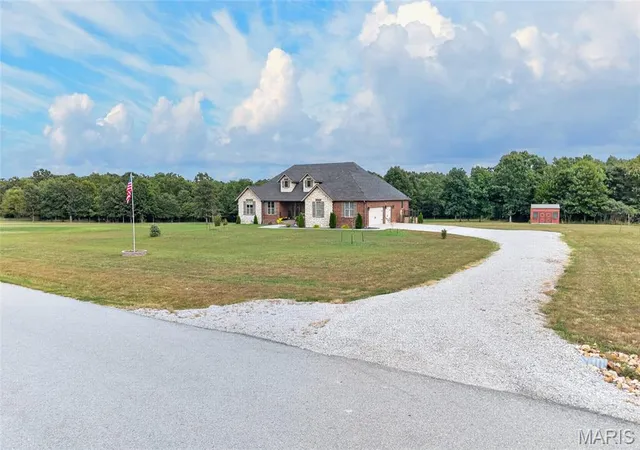 Photo 3 of Single family home for sale at 19160 Promise Dr, Lebanon, MO 65536 | MLS# MIS26053884 | Listing updated on 2026-08-29