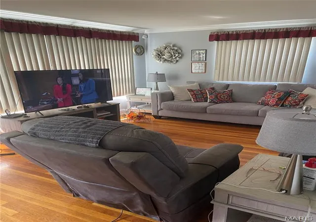 Photo 3 of Single family home for sale at 611 Marshfield Dr, Saint Louis, MO 63137 | MLS# MIS26053890 | Listing updated on 2026-10-07