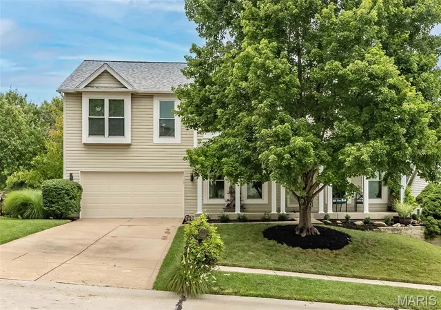 Photo 1 of Single family home for sale at 204 Hillsboro Ct, O Fallon, MO 63368 | MLS# MIS26053897 | Listing updated on 2026-08-31
