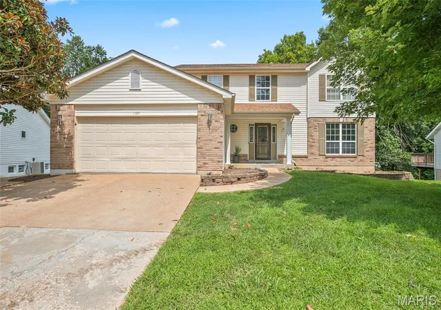 Photo 1 of Sale Pending at 1107 Winter Park Dr, Fenton, MO 63026 | MLS# MIS26053899 | Listing updated on 2026-10-01