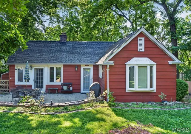 Photo 1 of Sale Pending at 210 Cheney Ln, Webster Groves, MO 63119 | MLS# MIS26053900 | Listing updated on 2026-09-14