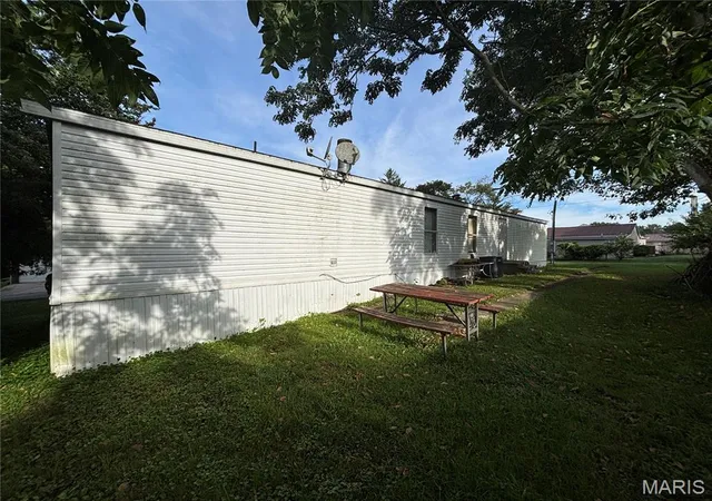 Photo 2 of Manufactured home for sale at 101 Union, Pocahontas, IL 62275 | MLS# MIS26053907 | Listing updated on 2026-08-21