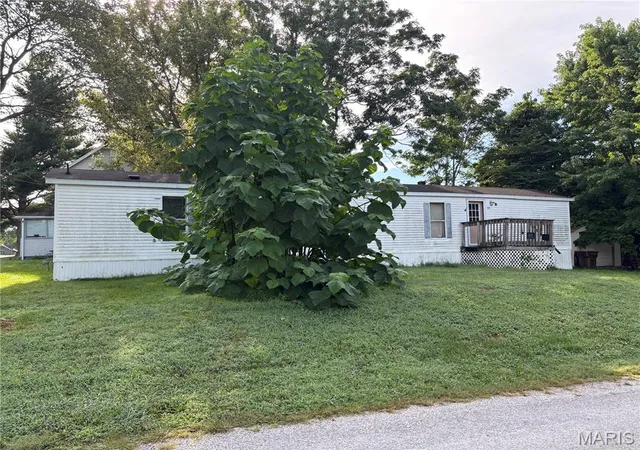 Photo 4 of Manufactured home for sale at 101 Union, Pocahontas, IL 62275 | MLS# MIS26053907 | Listing updated on 2026-08-21