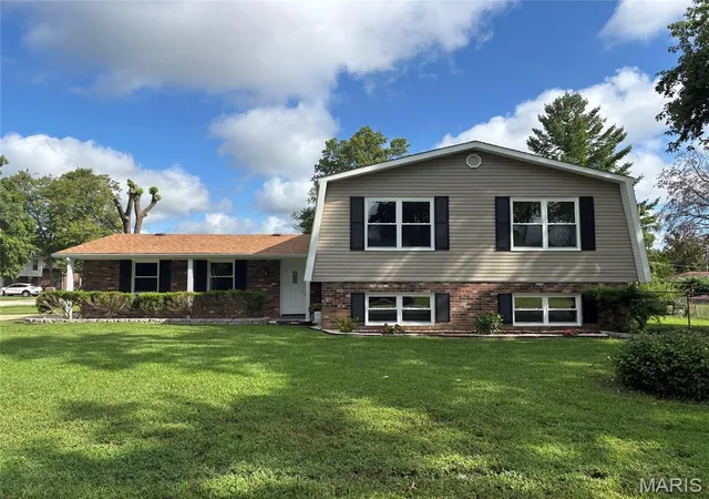 1st image of 209 Orleans Dr, Fairview Heights, IL 62208 | MLS# MIS26053908
