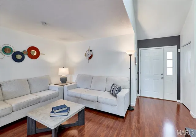 Photo 3 of Sale Pending at 195 Rutherglen Dr, Valley Park, MO 63088 | MLS# MIS26053926 | Listing updated on 2026-09-15
