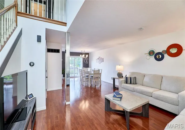 Photo 4 of Sale Pending at 195 Rutherglen Dr, Valley Park, MO 63088 | MLS# MIS26053926 | Listing updated on 2026-09-15
