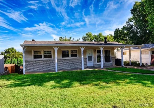 Photo 2 of Single family home for sale at 563 Apex Dr, Saint Louis, MO 63126 | MLS# MIS26053941 | Listing updated on 2026-09-12