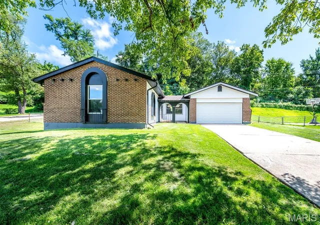 Photo 1 of Single family home for sale at 11488 Prentice Dr, Florissant, MO 63033 | MLS# MIS26053953 | Listing updated on 2026-10-03
