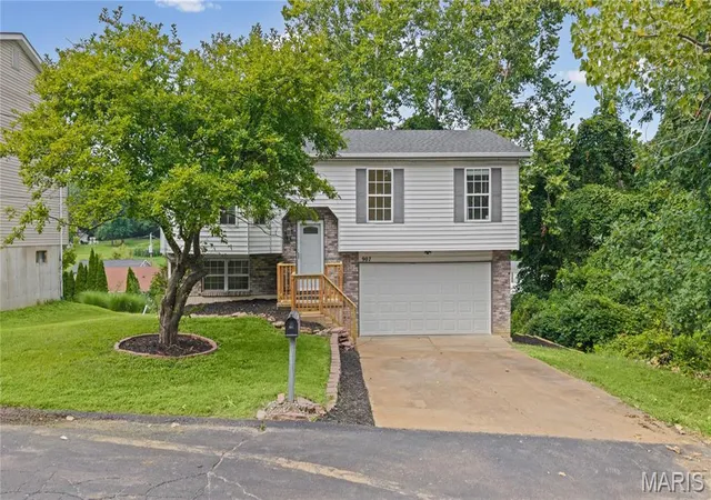 1st image of 907 Guenzler Dr, Imperial, MO 63052 | MLS# MIS26053966
