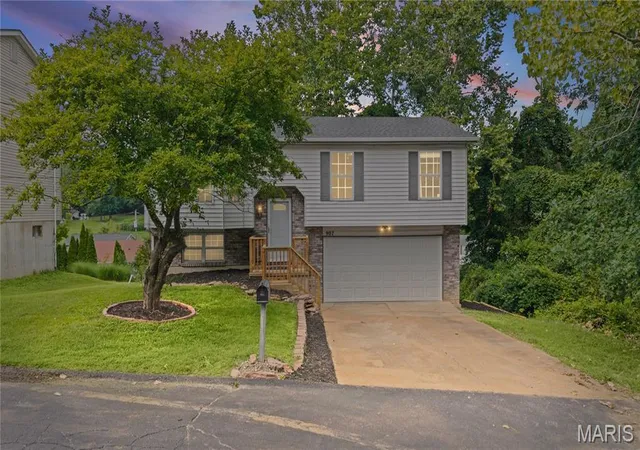 2nd image of 907 Guenzler Dr, Imperial, MO 63052 | MLS# MIS26053966
