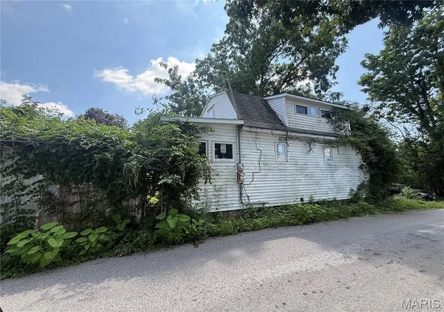 2nd image of 2622 2626 Rackliffe St, Hannibal, MO 63401 | MLS# MIS26053968