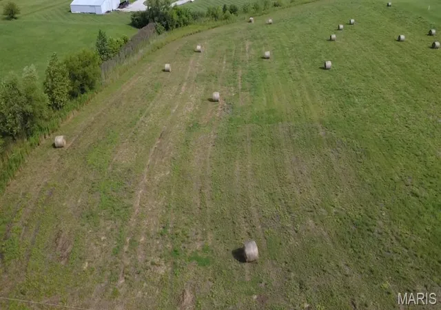 3rd image of 4557 Kaleb Ct, Bethalto, IL 62010 | MLS# MIS26053969