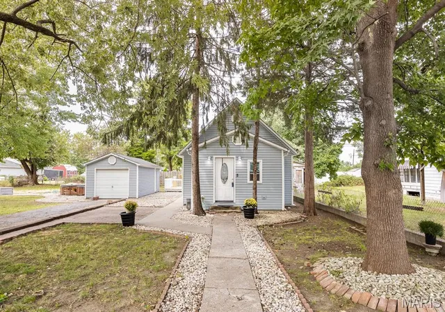Photo 1 of Single family home for sale at 1745 Spruce St, Granite City, IL 62040 | MLS# MIS26053972 | Listing updated on 2026-10-03