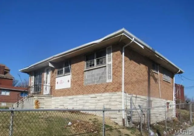 Photo 2 of Sale Pending at 4441 Margaretta Ave, Saint Louis, MO 63115 | MLS# MIS26053973 | Listing updated on 2026-09-04