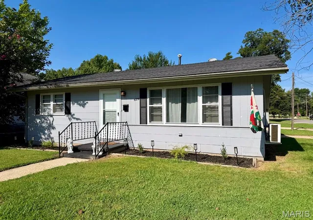 2nd image of 629 W Elk St, Dexter, MO 63841 | MLS# MIS26053975