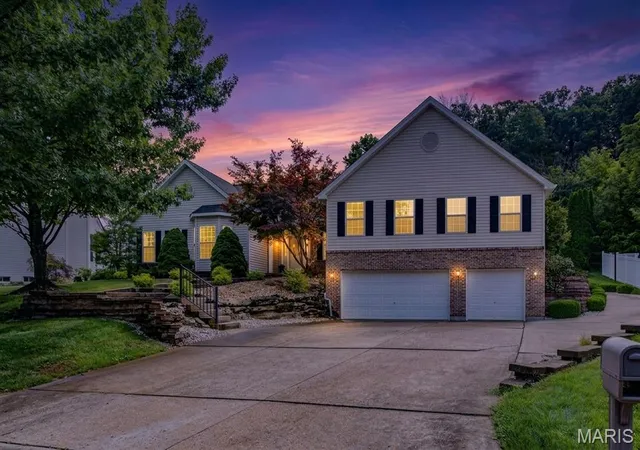 2nd image of 208 Churchill Downs Ct, Fenton, MO 63026 | MLS# MIS26053997