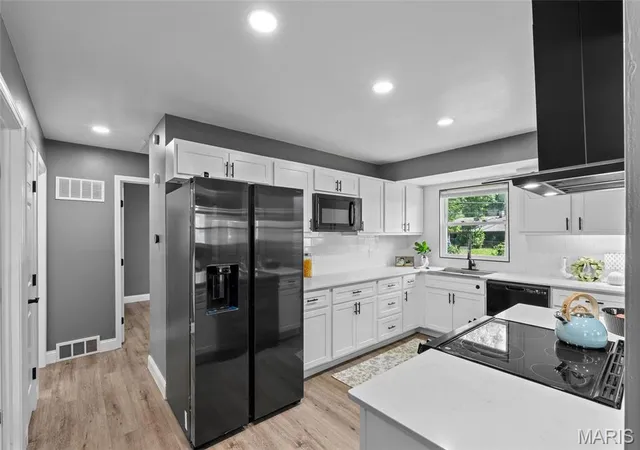 Photo 1 of Sale Pending at 506 Dornoch Dr, Saint Louis, MO 63137 | MLS# MIS26054012 | Listing updated on 2026-09-03