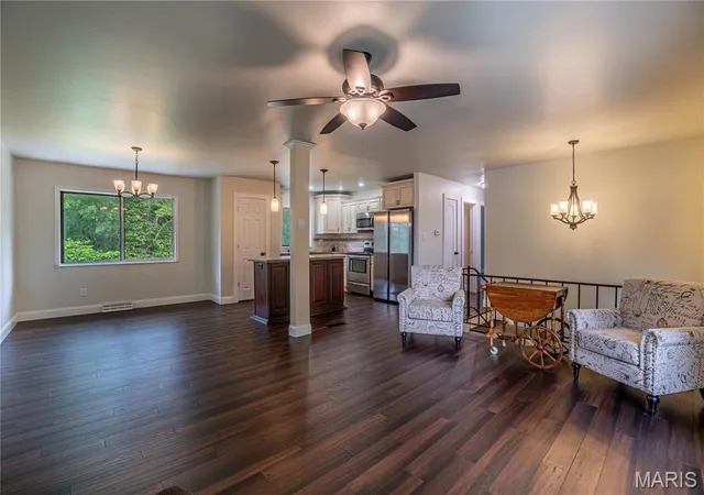 Photo 4 of Single family home for sale at 230 Ridge Dr, Chester, IL 62233 | MLS# MIS26054017 | Listing updated on 2026-08-21