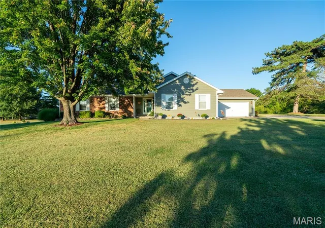 Photo 1 of Single family home for sale at 5111 E Flamingo Dr, Hallsville, MO 65255 | MLS# MIS26054020 | Listing updated on 2026-10-01
