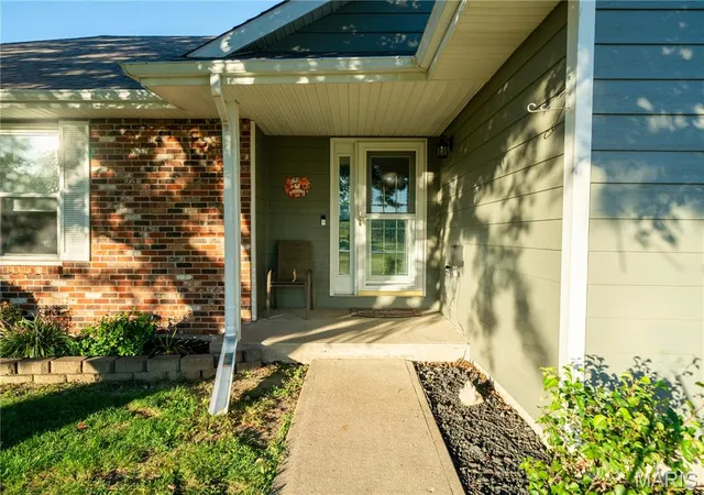 Photo 3 of Single family home for sale at 5111 E Flamingo Dr, Hallsville, MO 65255 | MLS# MIS26054020 | Listing updated on 2026-10-01