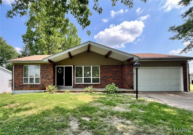 Photo 1 of Single family home for sale at 12804 Fox Haven Dr, Florissant, MO 63033 | MLS# MIS26054025 | Listing updated on 2026-09-15
