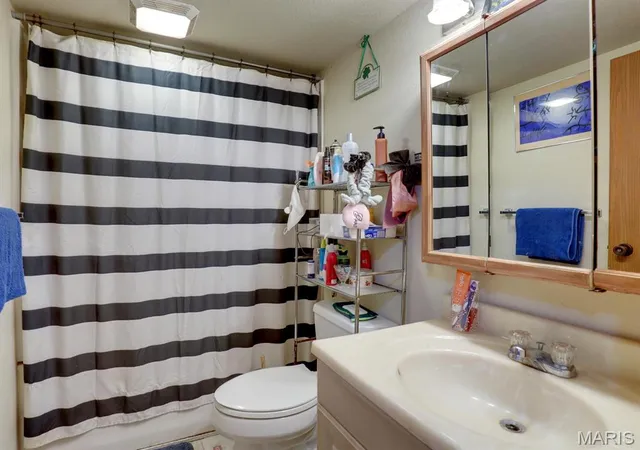 Photo 3 of Single family home for sale at 325 Westwood Dr, Kahoka, MO 63445 | MLS# MIS26054028 | Listing updated on 2026-10-08