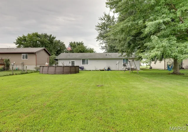 Photo 4 of Single family home for sale at 325 Westwood Dr, Kahoka, MO 63445 | MLS# MIS26054028 | Listing updated on 2026-10-08