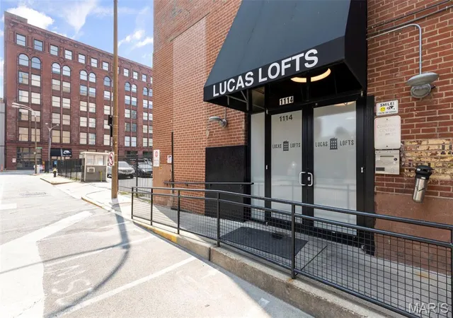 Listing Photo 4 - Condo for sale in building located at 1113 Washington Ave, St. Louis, MO 63101 - Unit #417