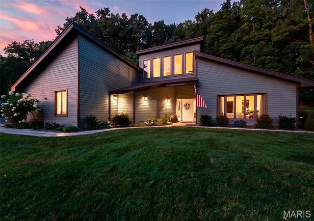 Photo 2 of Sale Pending at 2201 Oakwood Dr, High Ridge, MO 63049 | MLS# MIS26054039 | Listing updated on 2026-09-06
