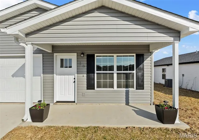 Photo 3 of Single family home for sale at 16 High Garden St, Cape Girardeau, MO 63701 | MLS# MIS26054045 | Listing updated on 2026-10-21