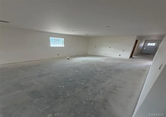 Photo 3 of Single family home for sale at 16 High Garden St, Cape Girardeau, MO 63701 | MLS# MIS26054045 | Listing updated on 2026-10-01