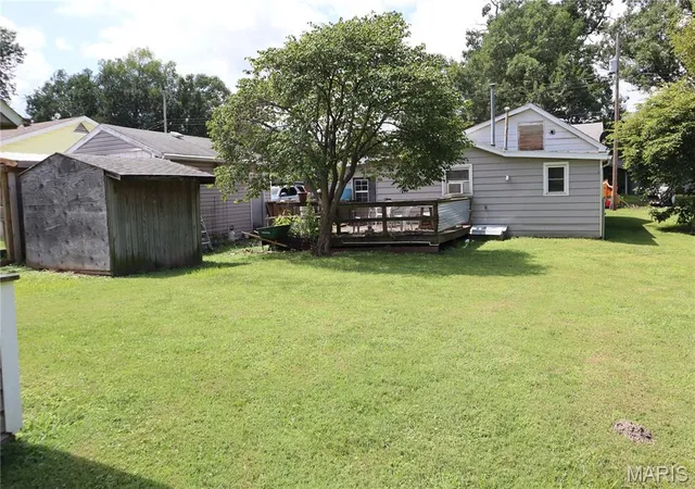 Photo 2 of Single family home for sale at 917 Forest St, Jerseyville, IL 62052 | MLS# MIS26054048 | Listing updated on 2026-09-05