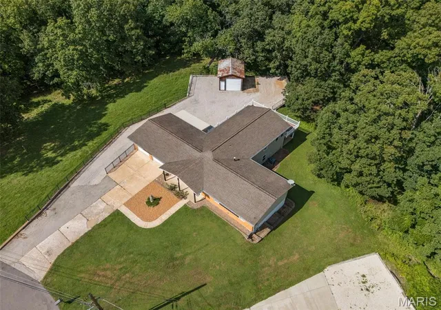 4th image of 653 Butternut Ln, Arnold, MO 63010 | MLS# MIS26054051