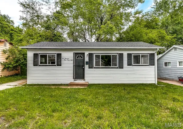 Photo 1 of Single family home for sale at 10348 Earl Dr, St Louis, MO 63136 | MLS# MIS26054054 | Listing updated on 2026-09-04