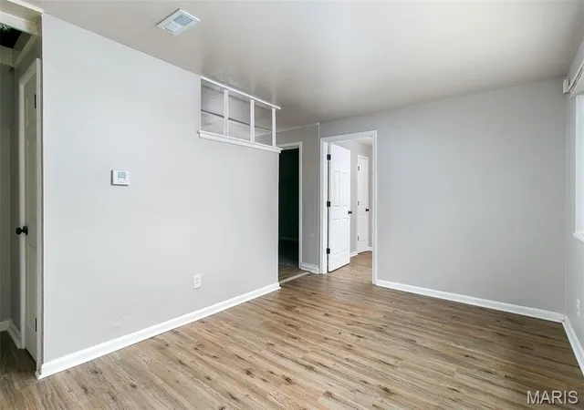 Photo 2 of Single family home for sale at 10348 Earl Dr, St Louis, MO 63136 | MLS# MIS26054054 | Listing updated on 2026-09-04