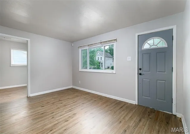 Photo 3 of Single family home for sale at 10348 Earl Dr, St Louis, MO 63136 | MLS# MIS26054054 | Listing updated on 2026-09-04