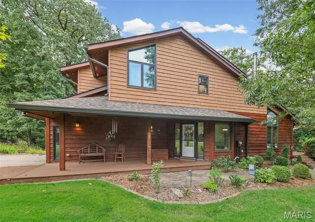 Photo 3 of Single family home for sale at 2409 Winter Ln, Godfrey, IL 62035 | MLS# MIS26054057 | Listing updated on 2026-09-13