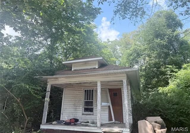 16th image of 516 West Elm, Harrisburg, IL 62946 | MLS# MIS26054066