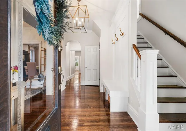 Photo 3 of Sale Pending at 3888 Utah Pl, St Louis, MO 63116 | MLS# MIS26054072 | Listing updated on 2026-08-31