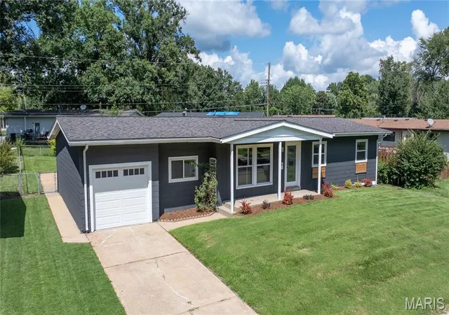 Photo 1 of Sale Pending at 245 Humes Ln, Florissant, MO 63031 | MLS# MIS26054073 | Listing updated on 2026-09-03