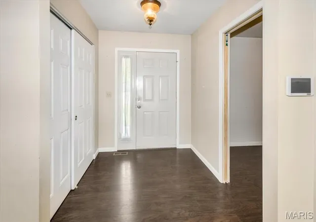 Photo 3 of Sale Pending at 25 Park Pl, St Peters, MO 63376 | MLS# MIS26054075 | Listing updated on 2026-09-02