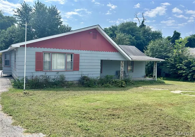 1st image of 3319 Huber St, Alton, IL 62002 | MLS# MIS26054080