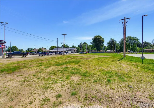8th image of 808 S Main St, Sikeston, MO 63801 | MLS# MIS26054082