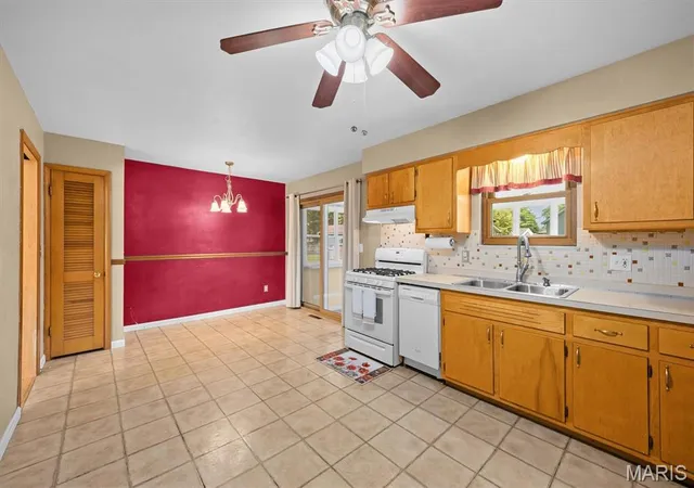 Photo 3 of Single family home for sale at 105 Liberty Dr, Belleville, IL 62226 | MLS# MIS26054090 | Listing updated on 2026-09-04